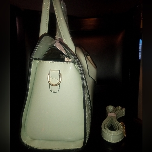 New Handbag - Picture 7 of 8